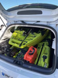 TRX260 rangé dans le coffre d'une clio 5