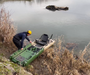 TRX420 kayak de pêche modulable en cours d'assemblage 